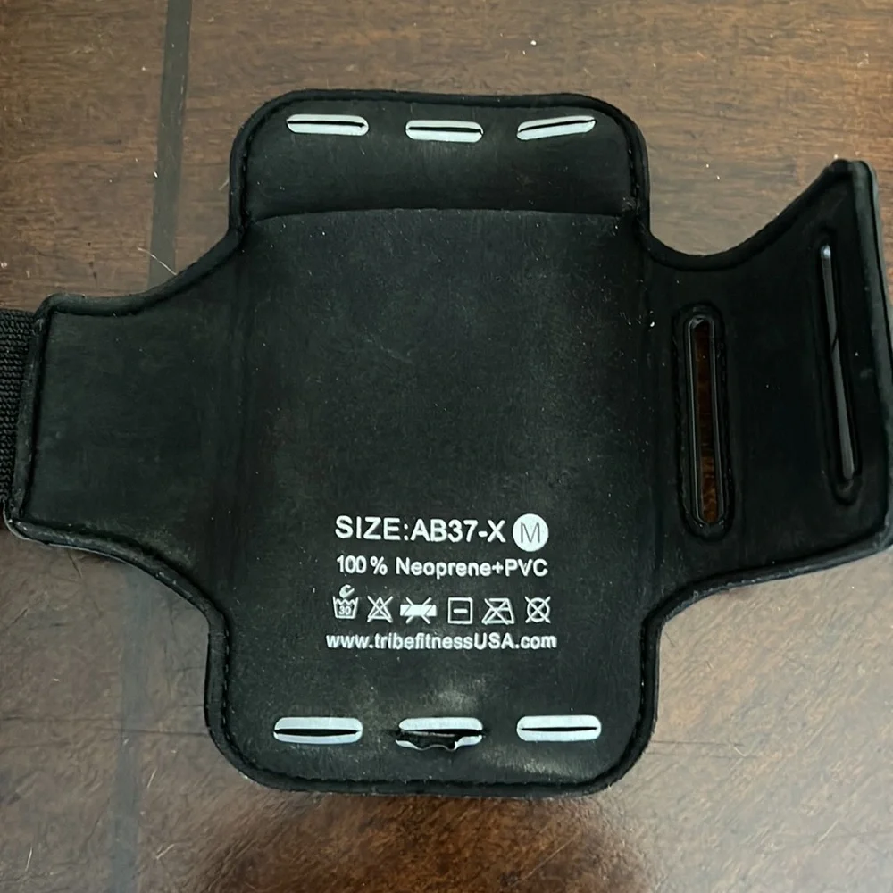 Tribe fitness armband for phone